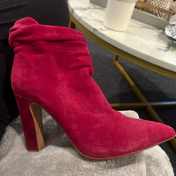 Kristin Cavallari Chinese Laundry Kane Wine Suede Pointed Slouch Ankle Booties - Picture 1 of 5